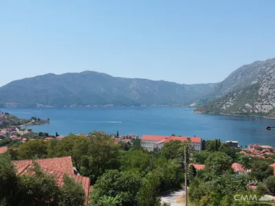 Участок с панорамным видом на море в Рисане, Черногория — 910 м²